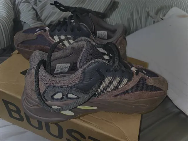 adidas Yeezy Boost 700 Wave Runner