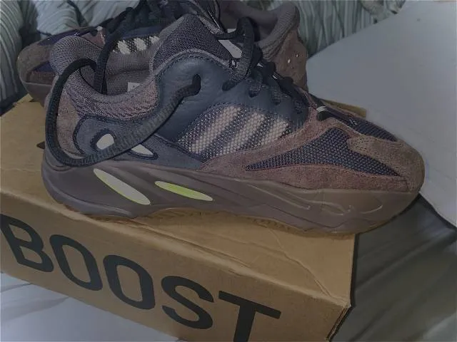 adidas Yeezy Boost 700 Wave Runner