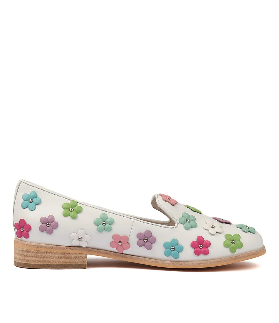 DJANGO & JULIETTE Amaya White Gelato Mu Leather Flowers