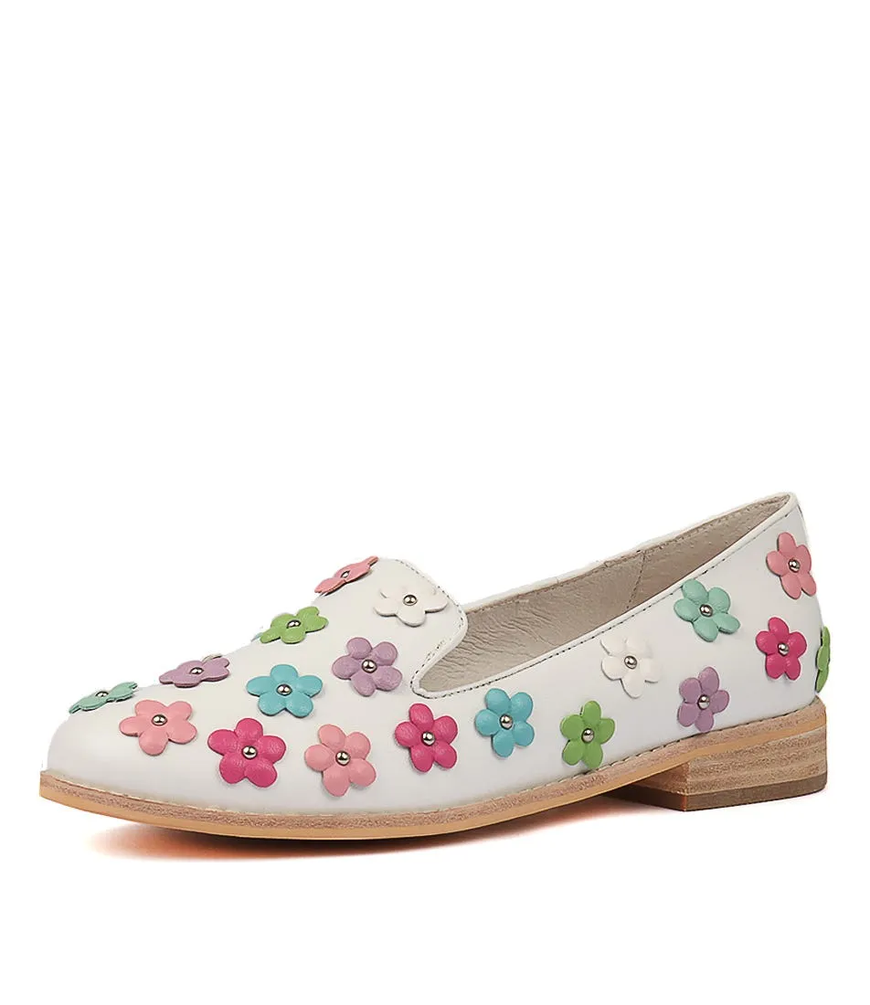 DJANGO & JULIETTE Amaya White Gelato Mu Leather Flowers