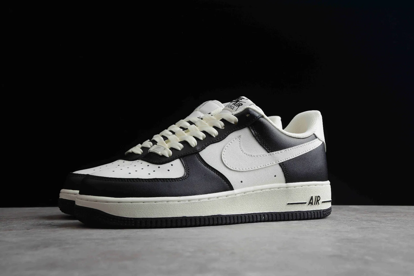 Nike Air Force 1 07 Low Oreo Black White Shoes FG5969-806