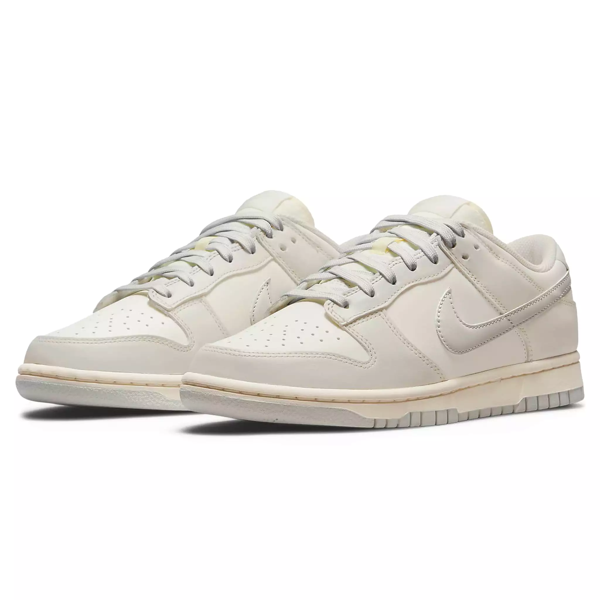 Nike Dunk Low Sail Light Bone (W)