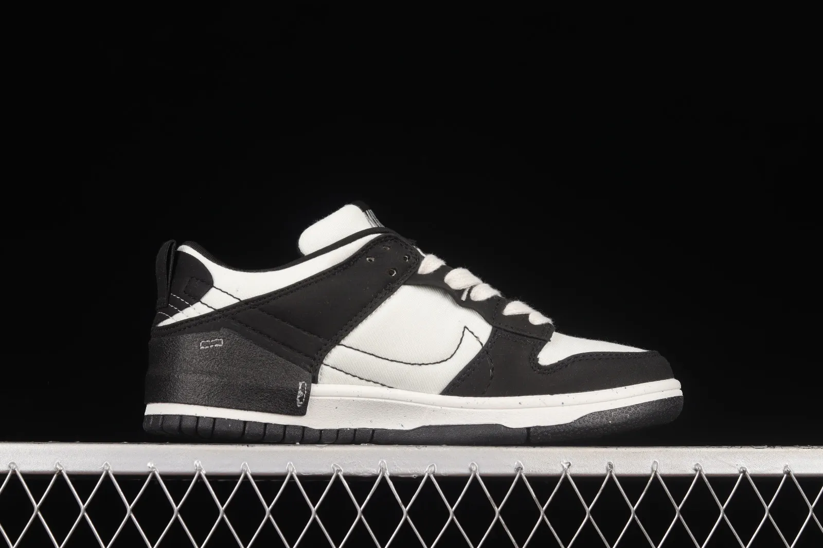 Nike SB Dunk Low Disrupt 2 Black White Shoes DH4402-003