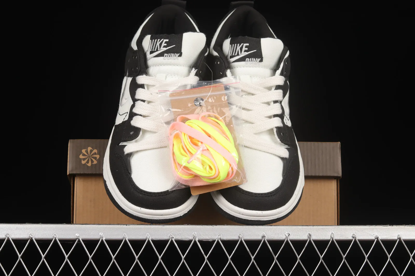 Nike SB Dunk Low Disrupt 2 Black White Shoes DH4402-003