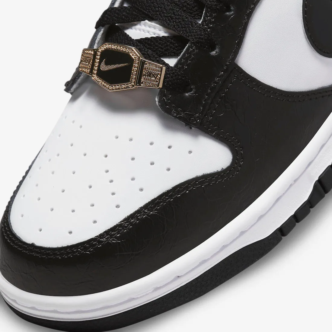 Nike SB Dunk Low World Champ White Black Metallic Gold DR9511-100