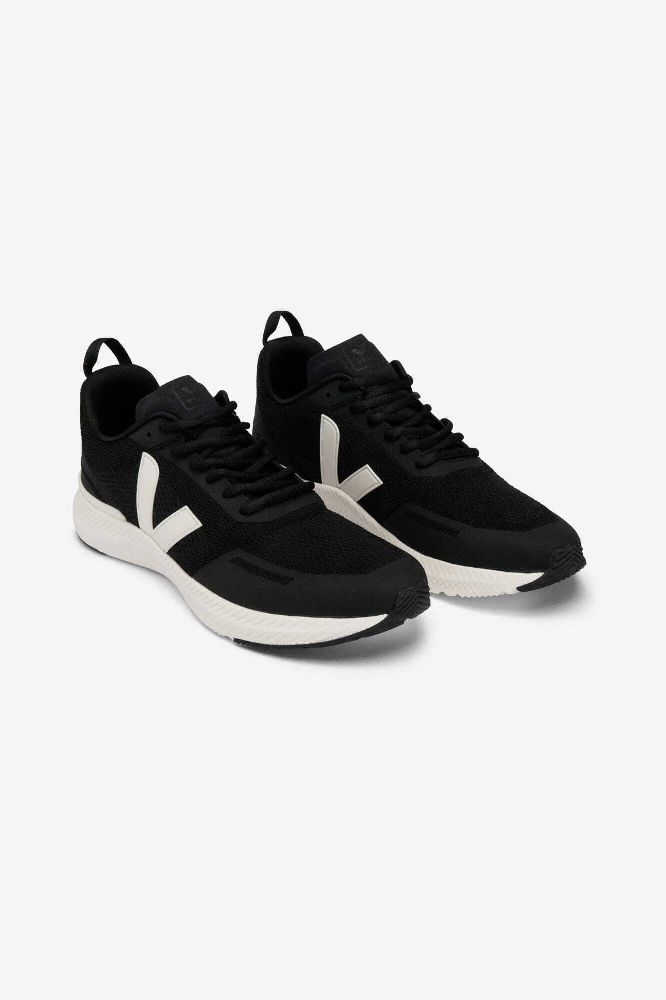 Veja Men's Impala training shoe, Black Cream / 42