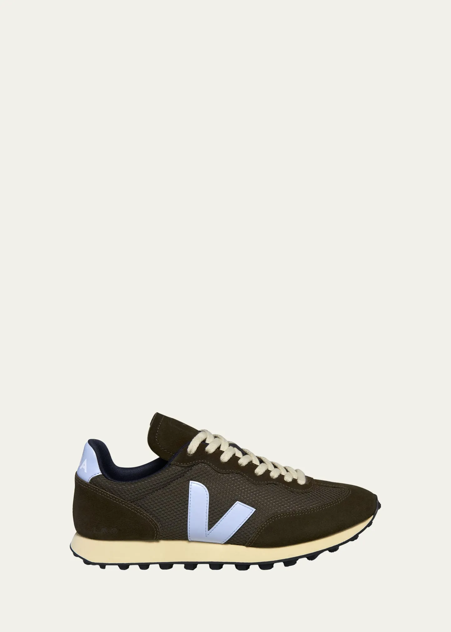 VEJA Rio Branco Bicolor Runner Sneakers